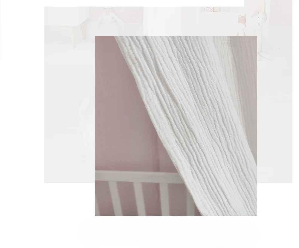 détail mousseline gaze de coton Oeko-Tex ciel de lit bébé